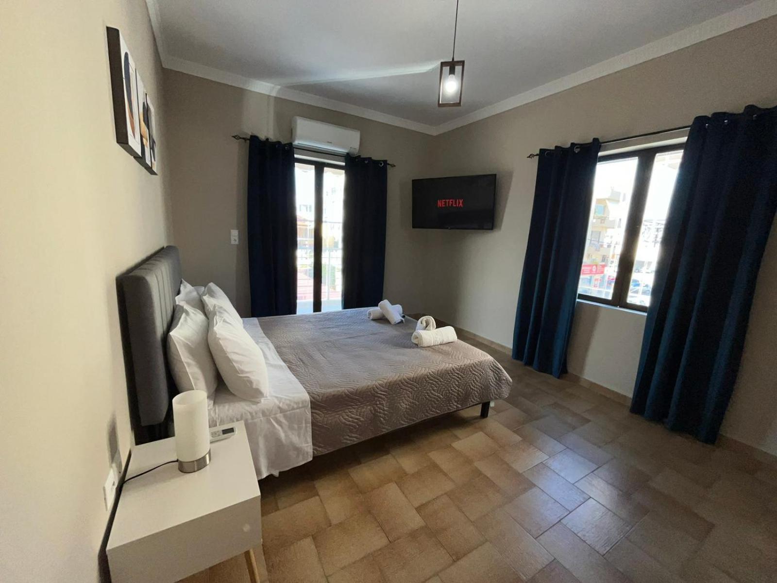 Modern Central Αpt 500M From The Beach. Chania  Buitenkant foto