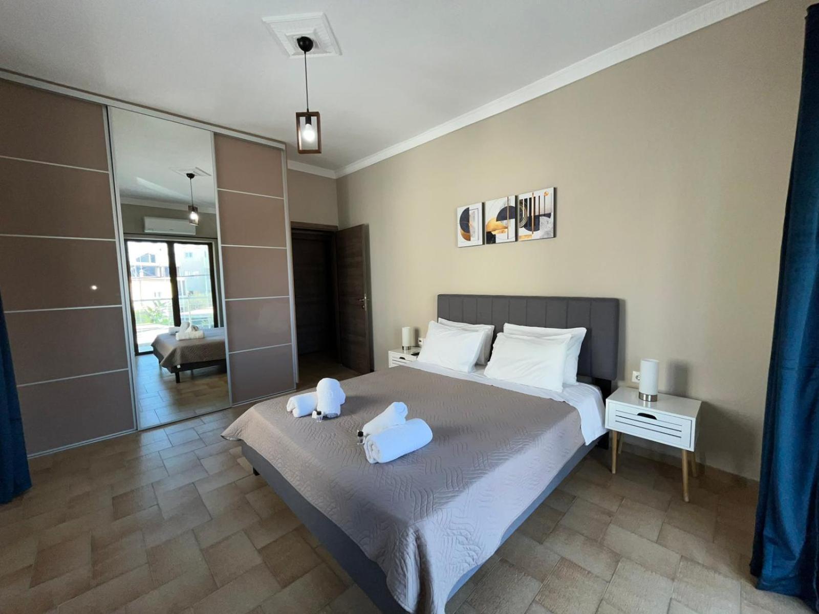 Modern Central Αpt 500M From The Beach. Chania  Buitenkant foto