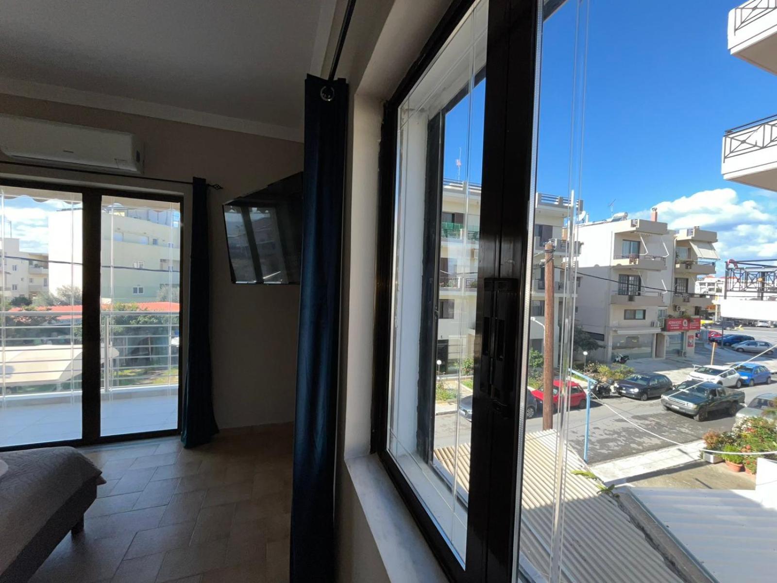 Modern Central Αpt 500M From The Beach. Chania  Buitenkant foto